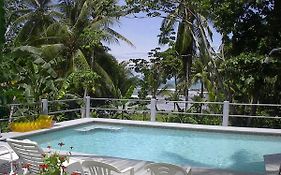 Coconut Grove Oceanfront Cottages
